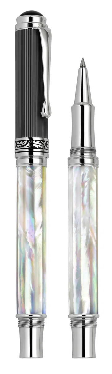 Xezo Bolígrafo roller Maestro hecho a mano, punta fina. Madreperla blanca iridiscente de origen oceánico con carbono similar al diamante PVD. Numerado, cada bolígrafo es único