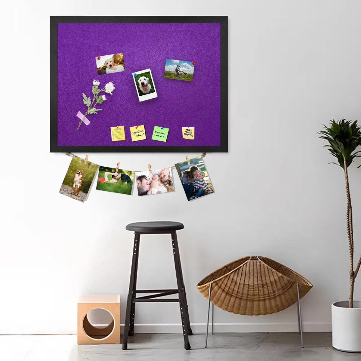 Tablón de anuncios morado de corcho con fieltro, 43 x 33 cm, pequeño tablero de visión para paredes, joyas, notas, colección, fotos, oficina, marco negro y tablero de fieltro morado, 1 unidad, Reino