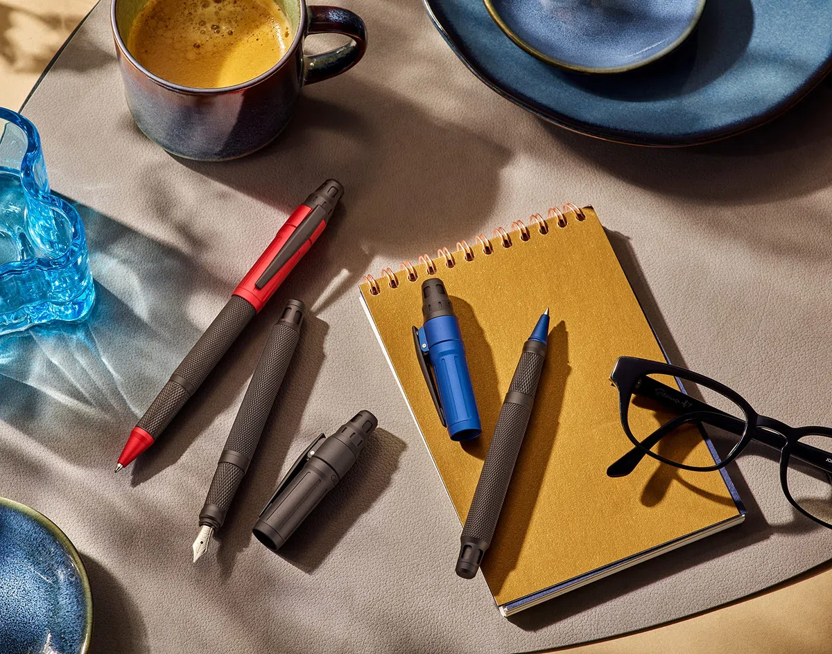 Bolígrafo roller Colibri Ascari-Negro mate con acabado moleteado-Bolígrafo de lujo-Sistema de punta de bock mediano-Se entrega en un elegante estuche de regalo-Adecuado para hombres como para mujeres.