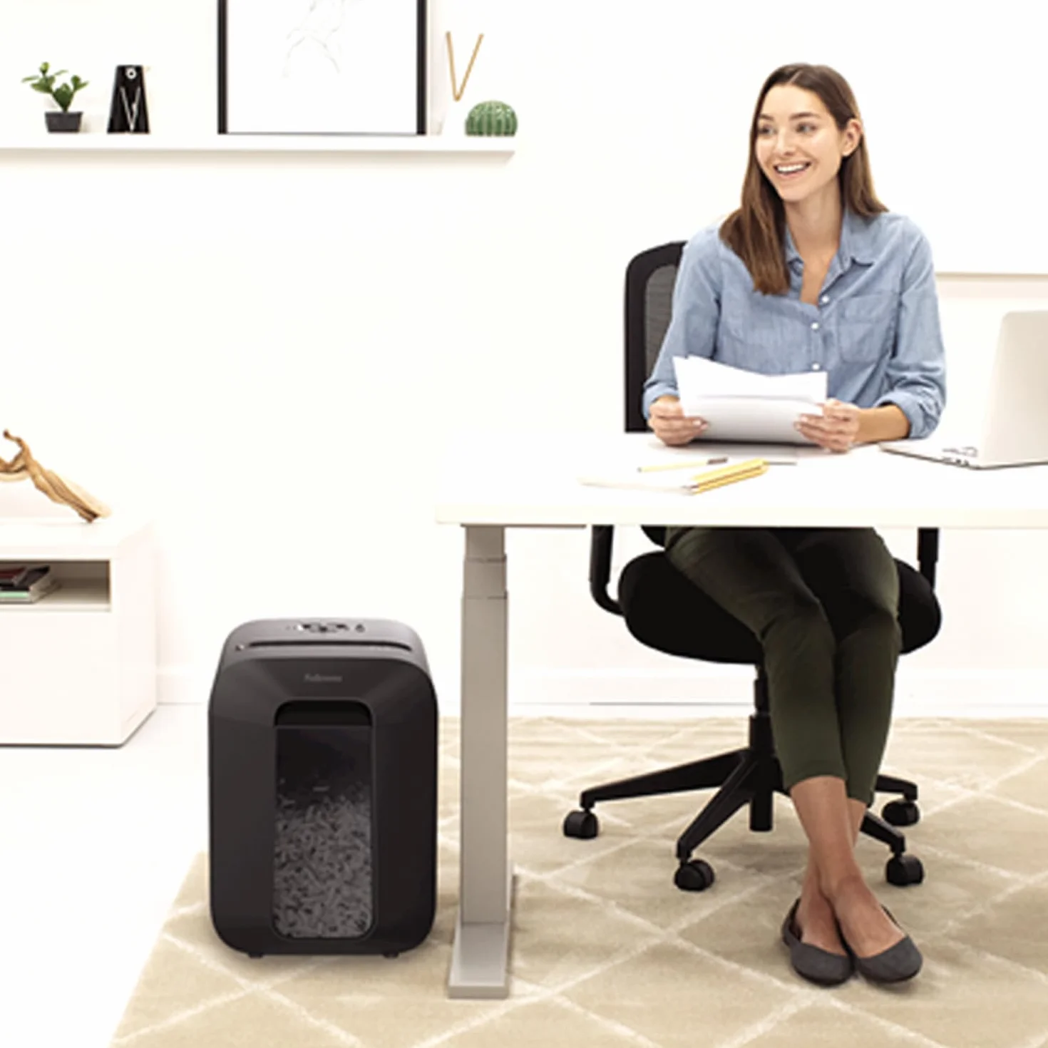 Destructora de Documentos Fellowes lx-45 Capacidad de Corte 8 h Seguridad p4 destruye Grapas Clips y