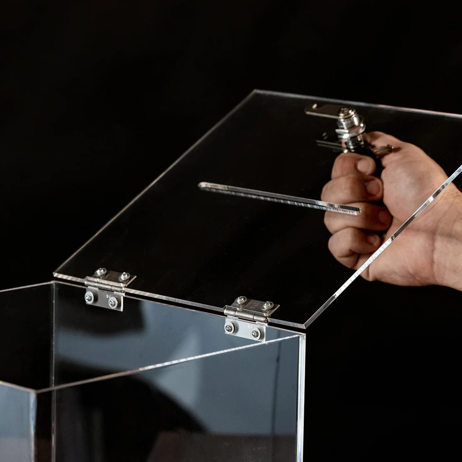 HMF 46917 Caja de donación de acrílico con cerradura | 25 x 25 x 25 cm | DIN A5 | Transparente