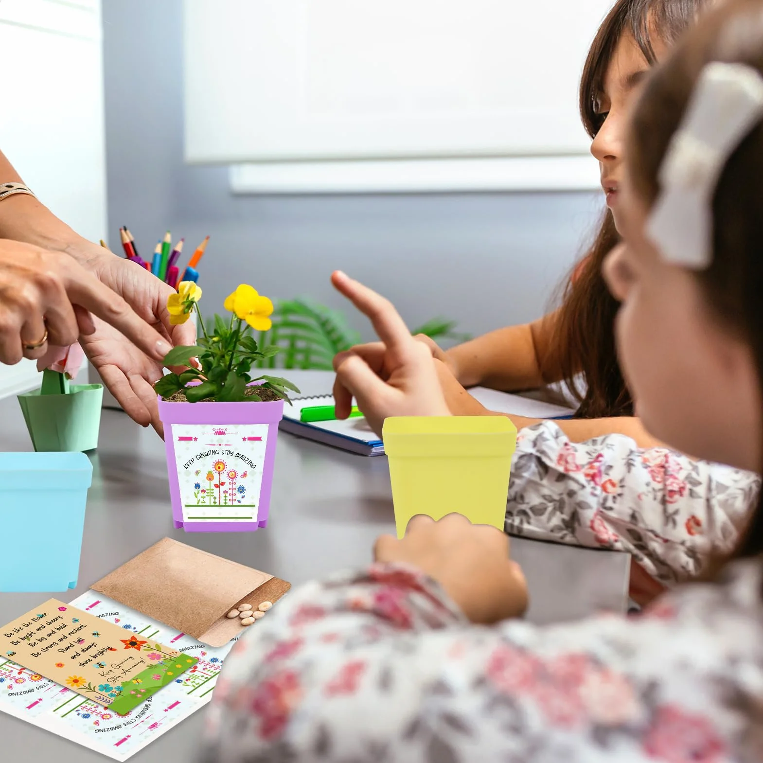 PopManko Regalos para estudiantes de profesores, paquete de 36 regalos de clase para 30 niños en edad escolar, regalos para estudiantes de 6º año, regalos de fin de año, macetas de fin de curso, sobre