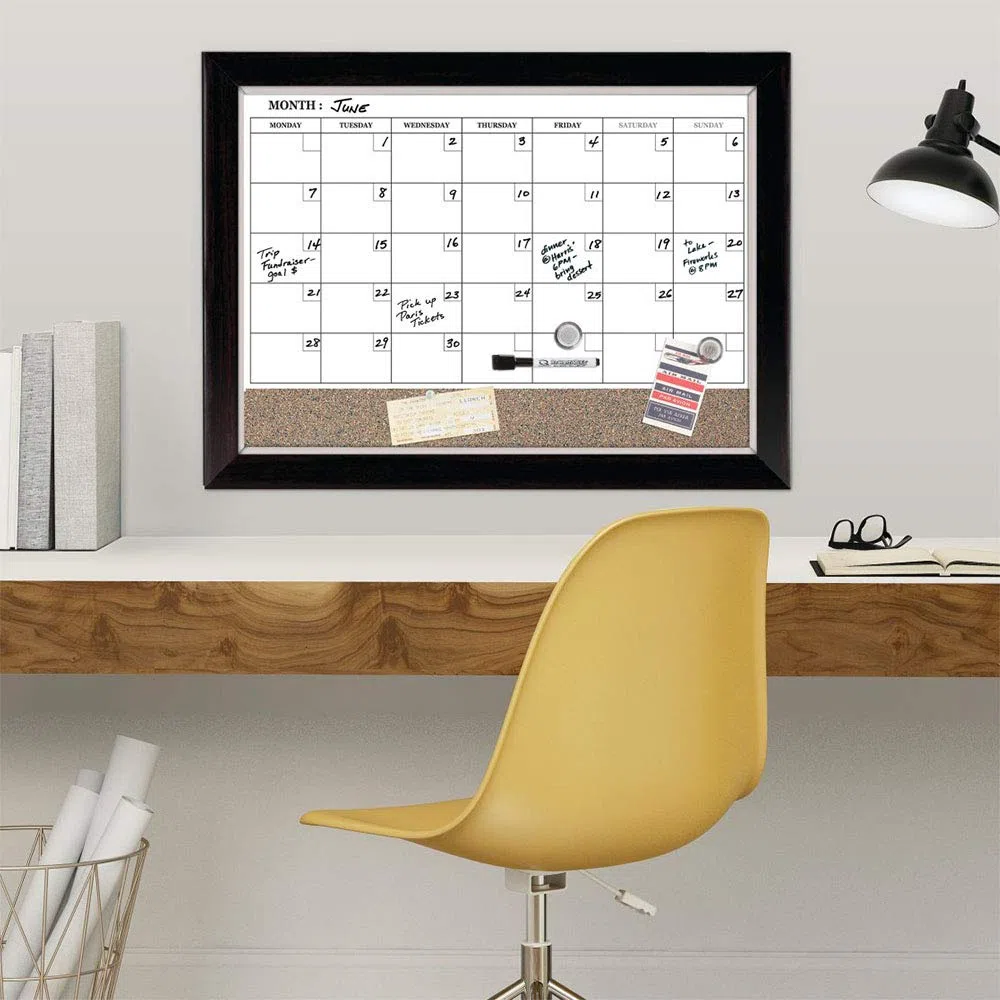 Cuarteto combinación calendario magnética, pizarra y corcho, 17 x 58,42 cm (23), marco de dos tonos (22476)