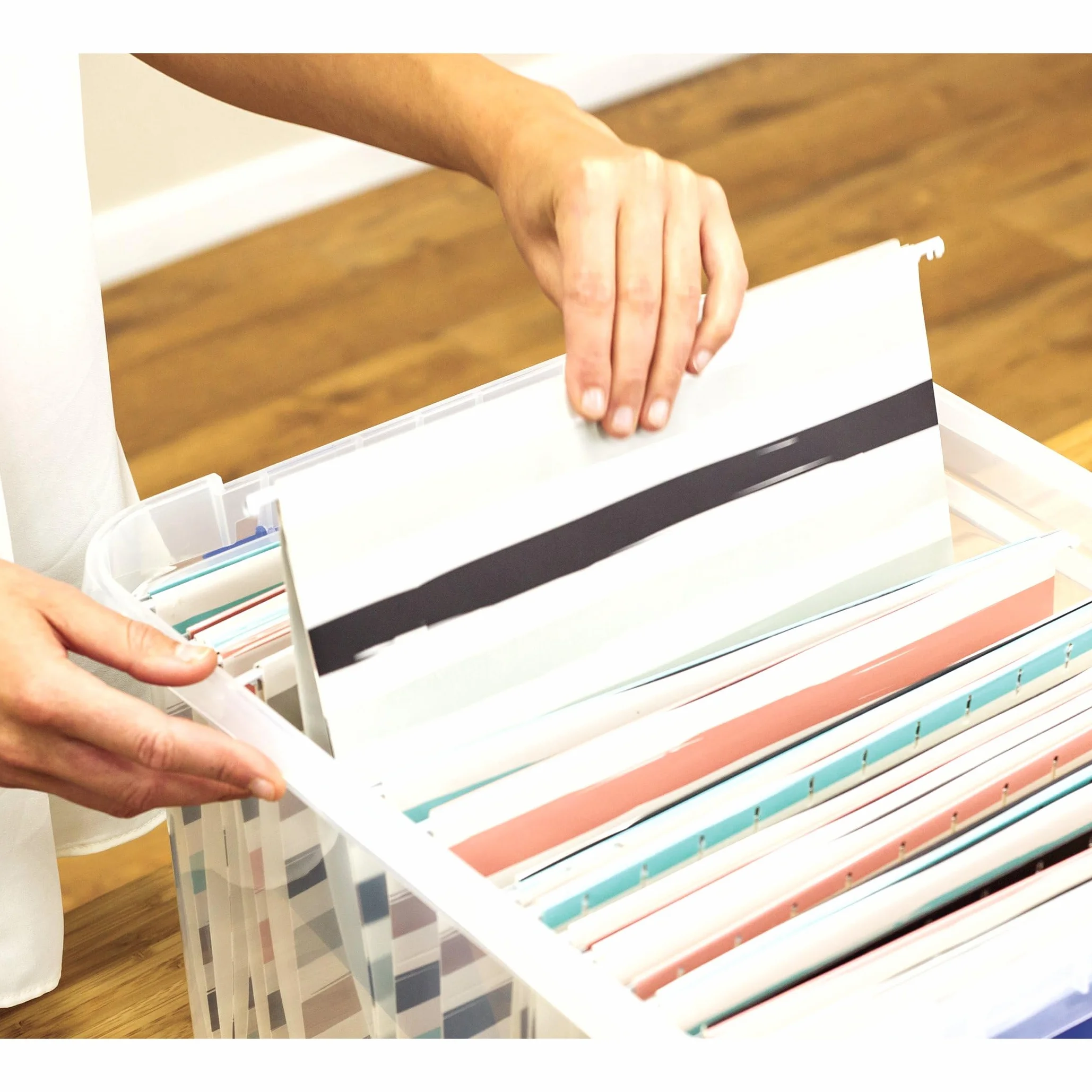 BANKERS BOX Caja de almacenamiento de archivos de plástico resistente con rieles para colgar, carta/legal, 1 paquete (0086205)