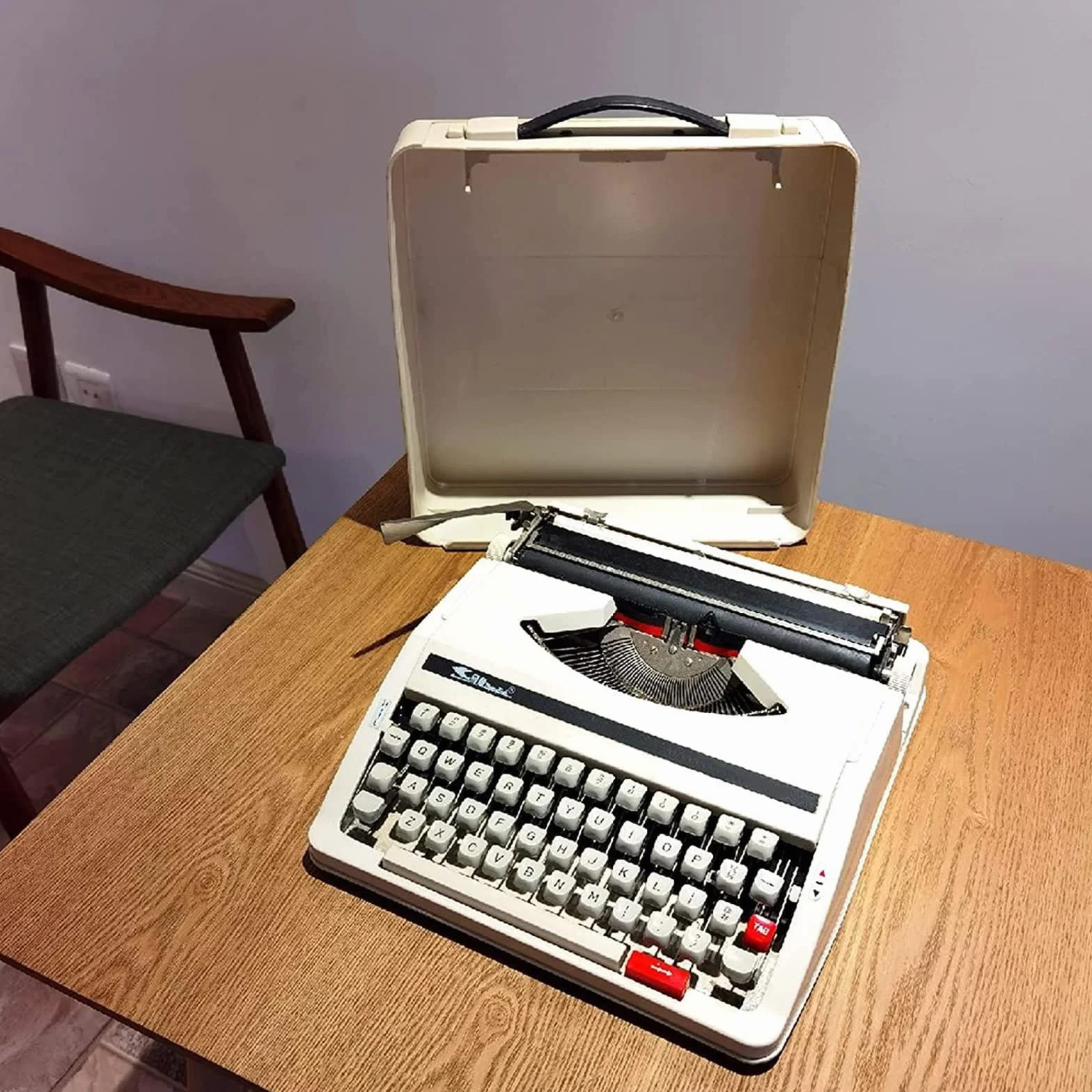MáQuina De Escribir,PortáTil MáQuina De Escribir Vintage,Retro Inglesa MecáNica Regalo Literario,La ExhibicióN De La ColeccióN Puede Escribir,Instrumento De Escritura 30 * 30 * 10Cm,White