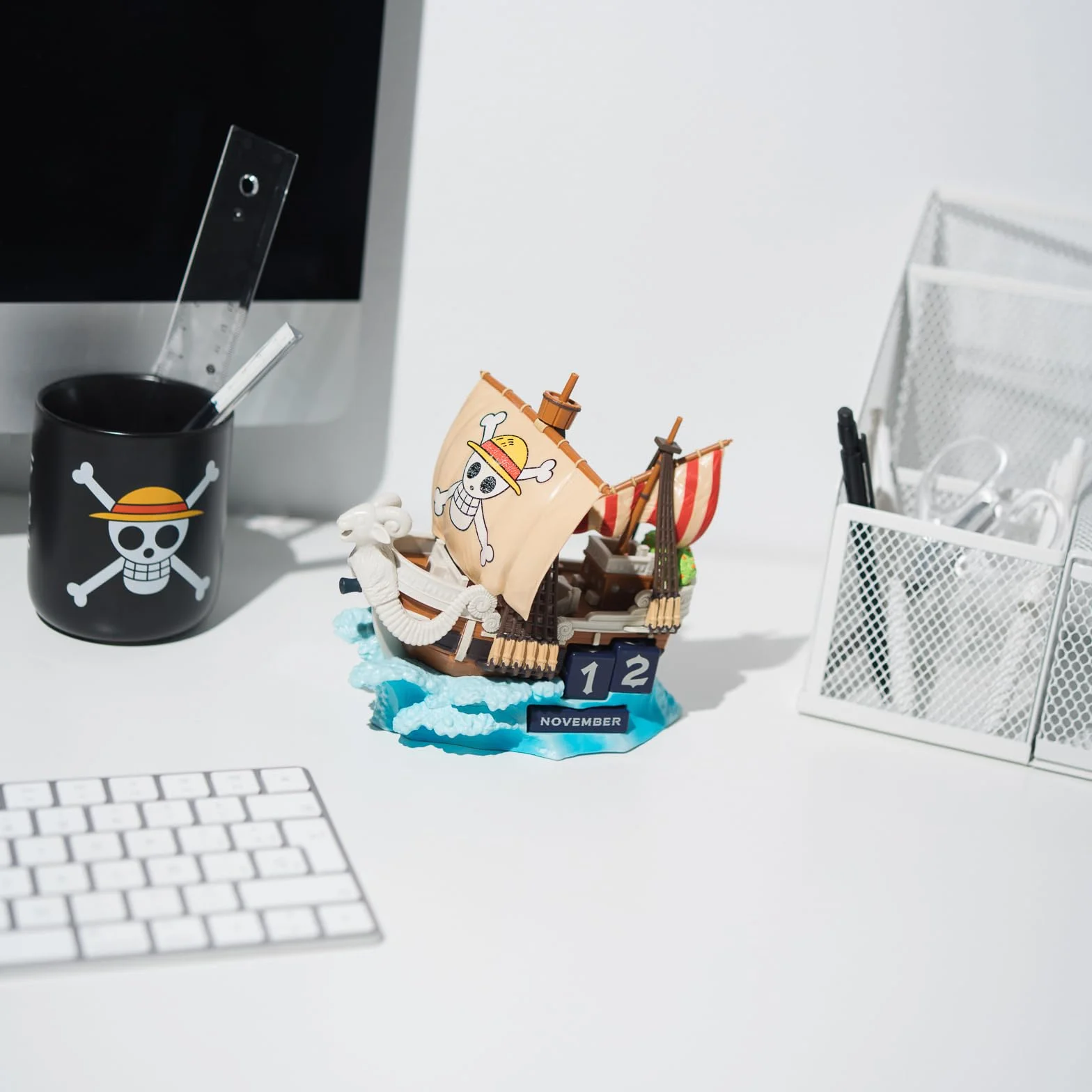 Calendario Perpetuo One Piece 3D - Figura One Piece para Decoración habitacion | Regalos para fans del Manga y Anime : Merchandising Oficial