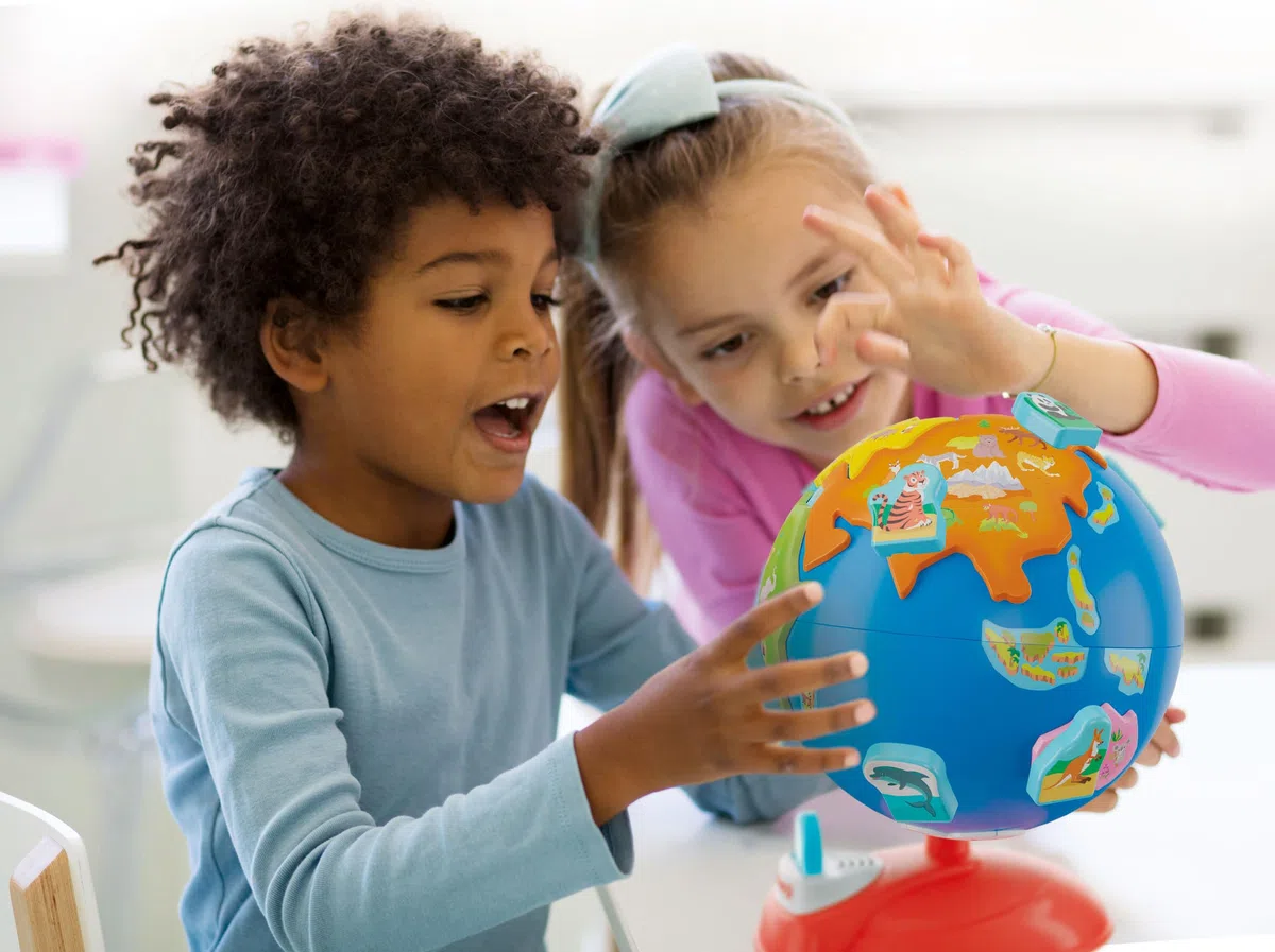 Clementoni - 56144 - Educación - Mi Primer Globo Mundial - Globo Interactivo Para Niños 3 Años, Lengua Francesa, Lengua Holandesa, Globo Educativo, Geografía del Aprendizaje, Hecho En Italia