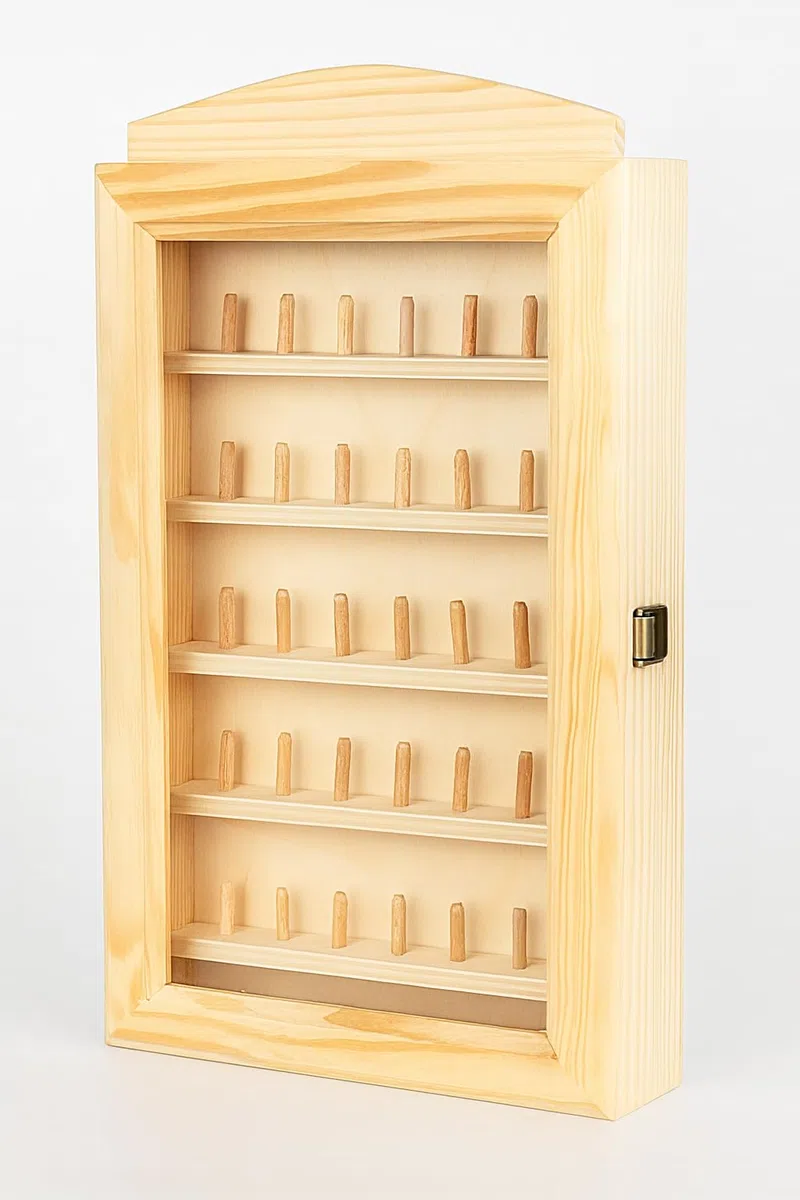 GRECA Vitrina Colecciones dedales. para 35 Unidades (7 dedales * 5 baldas). Medidas: (Ancho/Fondo*Alto): 23 * 6.5 * 40 cms. En Madera de Pino y chopo Crudo.