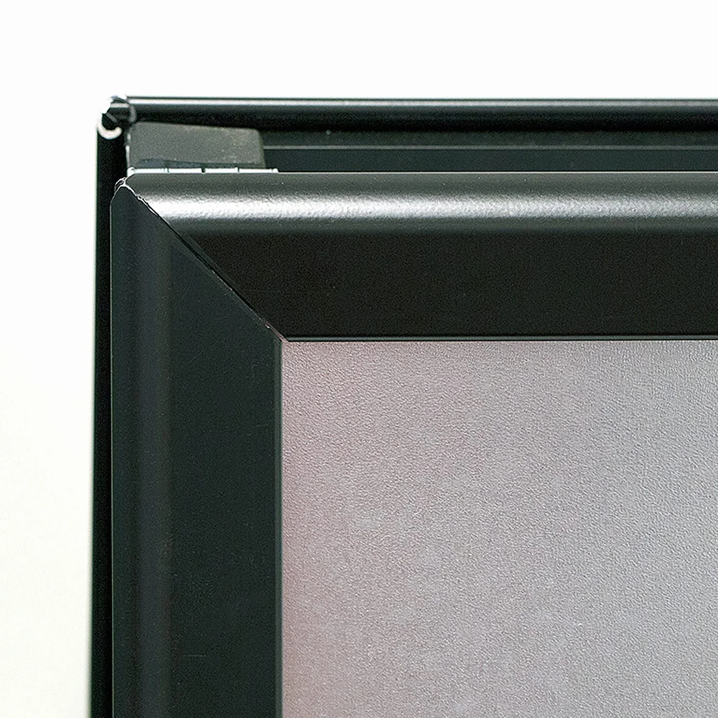 Displaylager - Tope para clientes de color negro, de aluminio con inglete A1 | Soporte para carteles DIN A1 para 2 carteles | Resistente a la intemper.