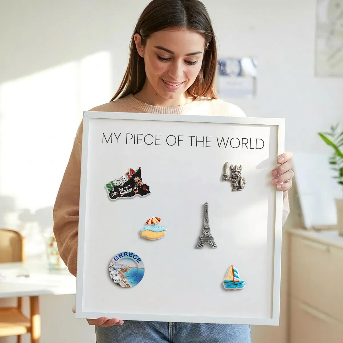 Tablero Imantado 40x60 cm | con Marco Blanco | My Piece Of The World | Montaje Fácil | Pizarra Magnética | Para Souvenirs de Viaje | Para Imanes Turísticos, Fotos Polaroid y Postales | Para Cocina
