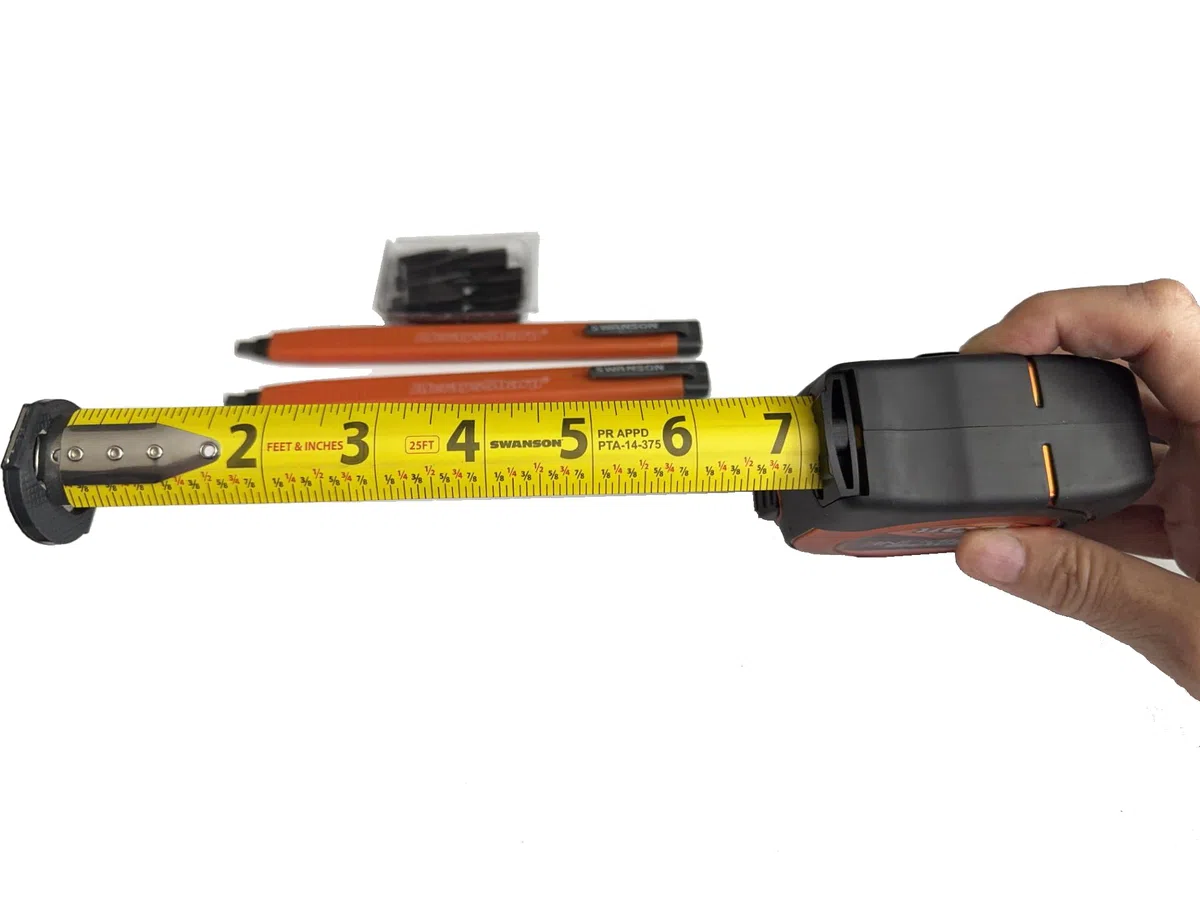 Swanson Tool Co Value Pack con una cinta métrica de 25 pies y un portaminas con puntas de repuesto