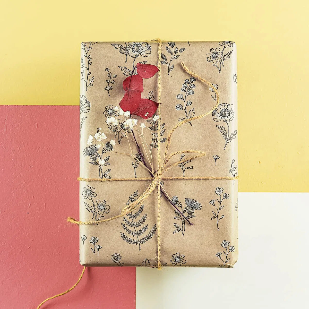 PAKOT – Papel Kraft con Plantas y Flores en Bobina para Envolver y Embalaje Comercial – Kraft Natural – 70 cm x 100 m