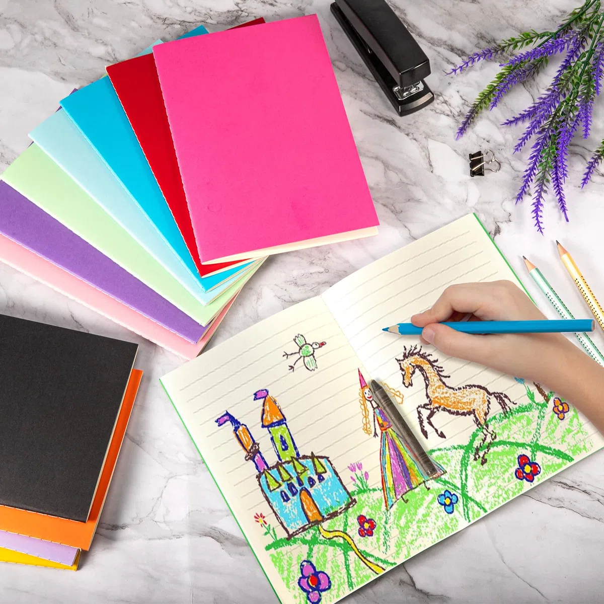 Dyrfolm Paquete de 12 cuadernos coloridos en blanco, diario en blanco A5 sin forro, bloc de notas para viajeros, oficina, dibujos, escritura, cuaderno de viaje, 60 páginas, 5.5 x 8.3 pulgadas