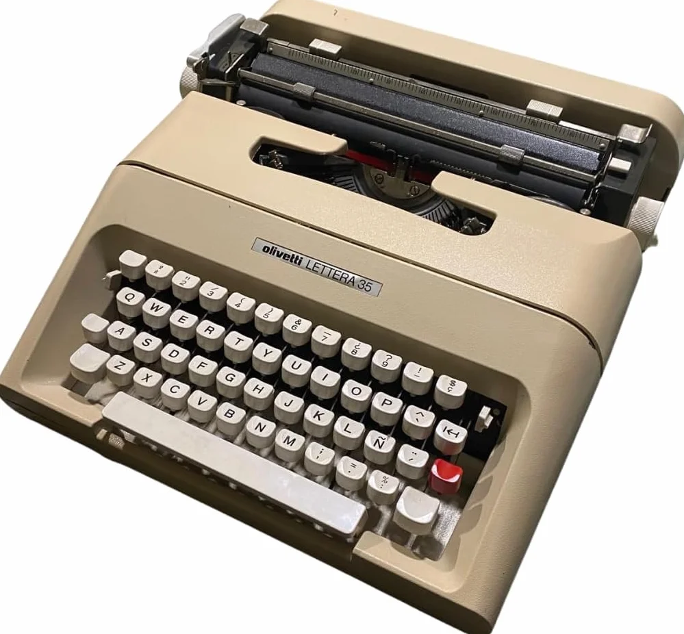 Genérico Máquina de Escribir Vintage Oliveti Lettera 35 - Teclado en Castellano Revisada y Funcional Ideal para Coleccionismo - Totalmente Funcional