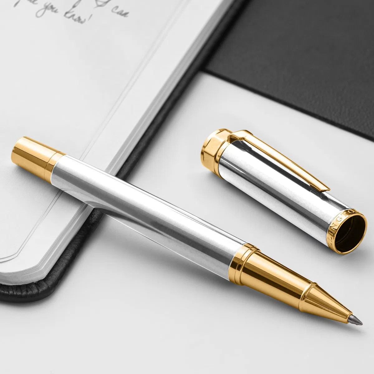 Ellington Pens Juego de bolígrafos de punta redonda de lujo, escritura suave, diseño elegante, secado rápido, tinta líquida recargable, 2 recambios (negro, azul), ideal para profesionales y