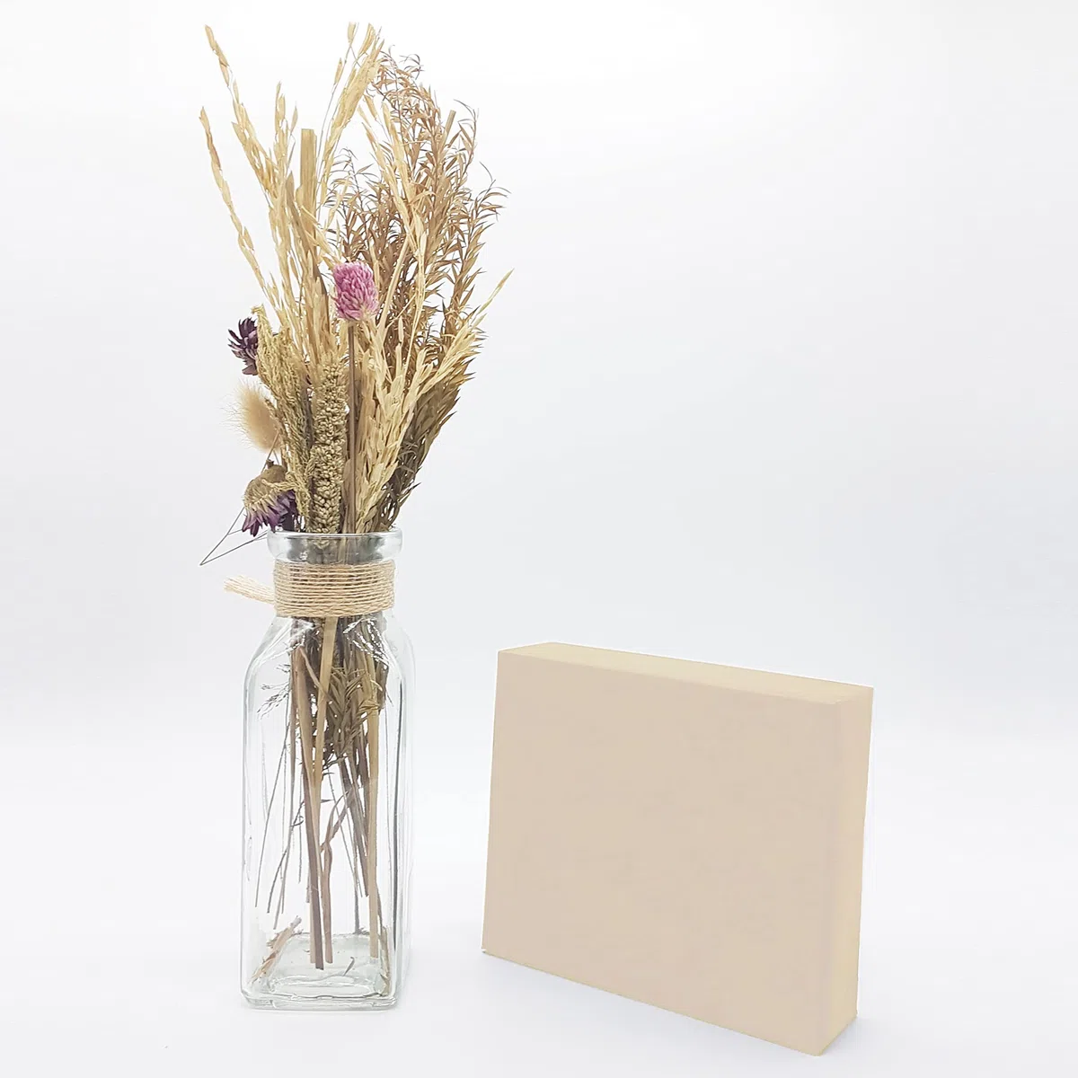 Pakot Papel de Regalo Kraft 100% Reciclado para Envolver Regalos Bobina Grande Crema Rollo 70 cm x 100 m Papel Kraft Ecológico para Tiendas, Empresas, Manualidades y Presentación de Productos