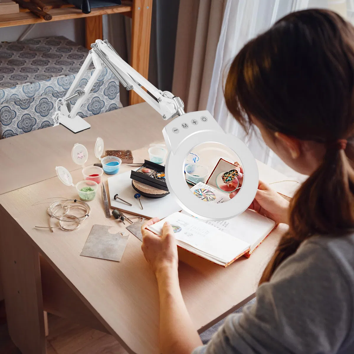 NOEVSBIG Lupa 2 en 1 con luz y soporte, lupa 10 x y 5 x, lámpara de escritorio con gran base y abrazadera, 3 modos de color, regulable, lámpara de lupa LED para hobby, lámpara con lupa con soporte