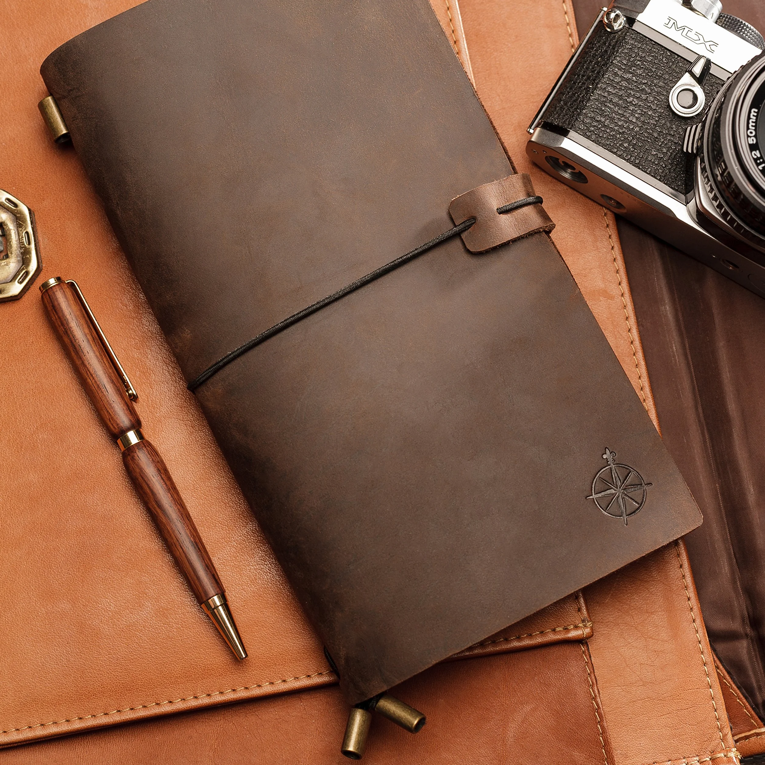 Wanderings Cuaderno de Viaje Tamaño Regular – 11,5 x 22 cm – Diario de Viaje – Cuaderno de Cuero Hecho a Mano, Robusto y Recargable. Hojas en Blanco de 100 GSM