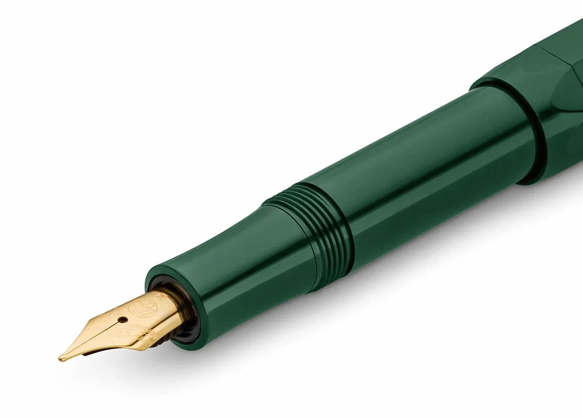 Kaweco Classic Sport Pluma estilogr?fica con plum?n de acero chapado en oro de 23 quilates y punta de iridio para cartuchos de tinta I Kaweco Sport de 13,5 cm (fino, verde)