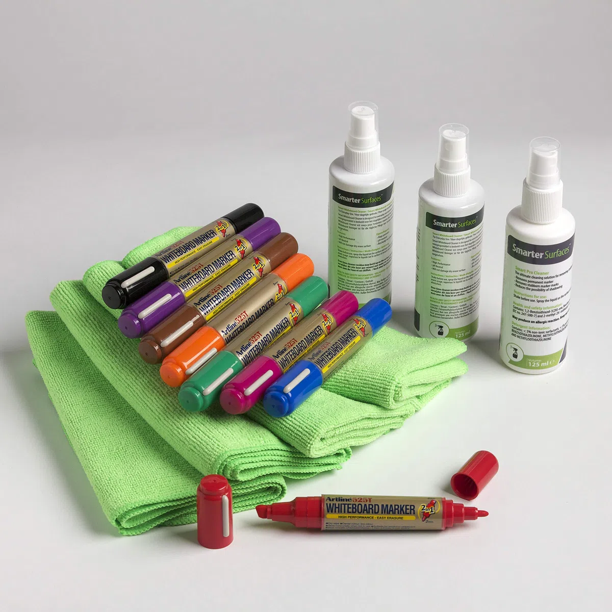 Kit de Pizarra Pro - accesorios para escribir, borrar, limpiar y mantener tu superficie de pizarra de borrado en seco - incluye 8 rotuladores, 3 trapos de microfibra y 2 sprays limpiador de pizarra y 1 borrador de tinta permanente