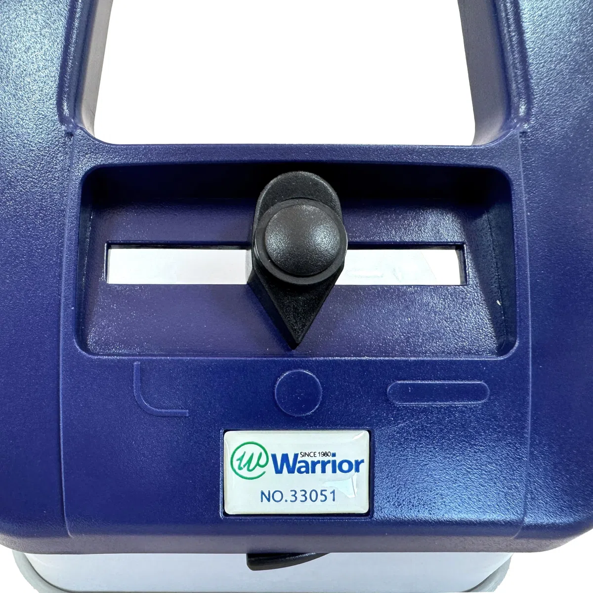 Perforadora de papel DP-03. Con diferentes troqueles. Circular de diámetro 6,35 mm, ojal de 3 x 14 mm y cantoneador de diámetro 3,50 mm. Taladradora de papel, máximo 20 hojas.