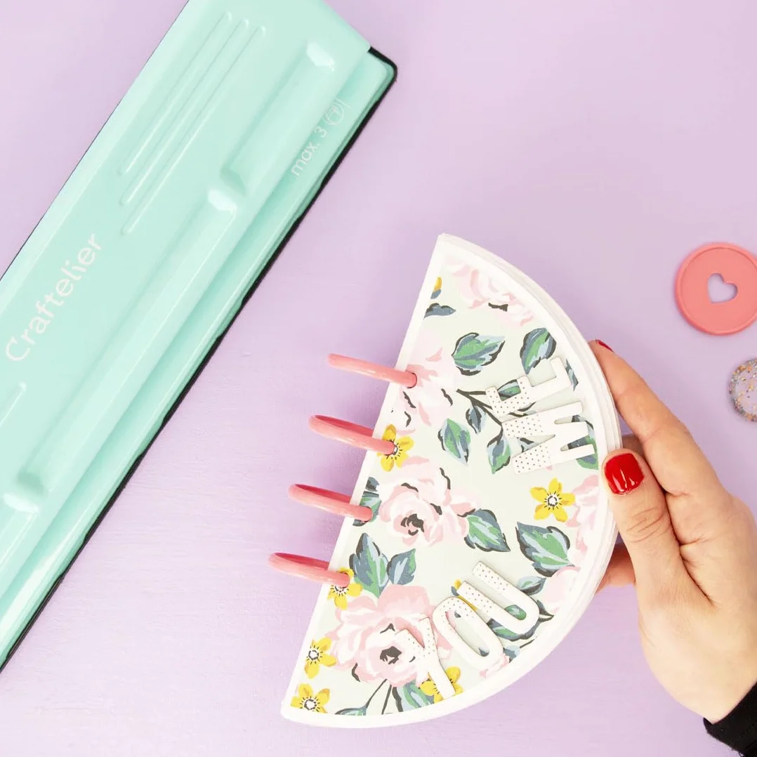 Craftelier - Perforadora de 11 Agujeros para Planners de Disco XL, Agendas o Cuadernos Especial para Scrapbooking | Capacidad de Perforación para 3 Papeles de 90 g/m2 | Tamaño Aprox. 32 x 9 x 5 cm