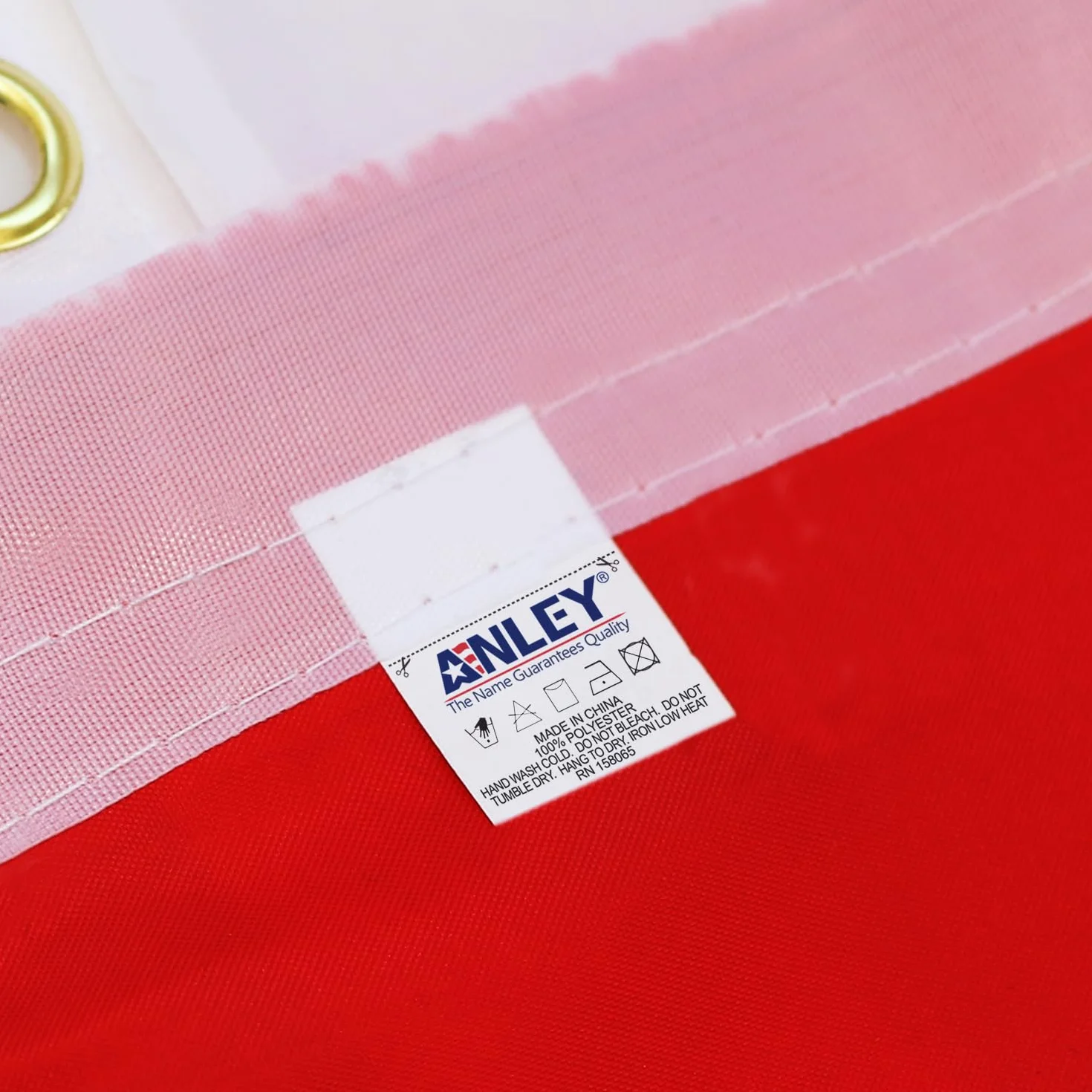 Anley Juego de Banderas de Escritorio 24 países 7,5x5,5 Pulgadas Bandera de Escritorio Estadounidense en Miniatura con Poste Negro de 12,5"- Color Vivo y Resistente