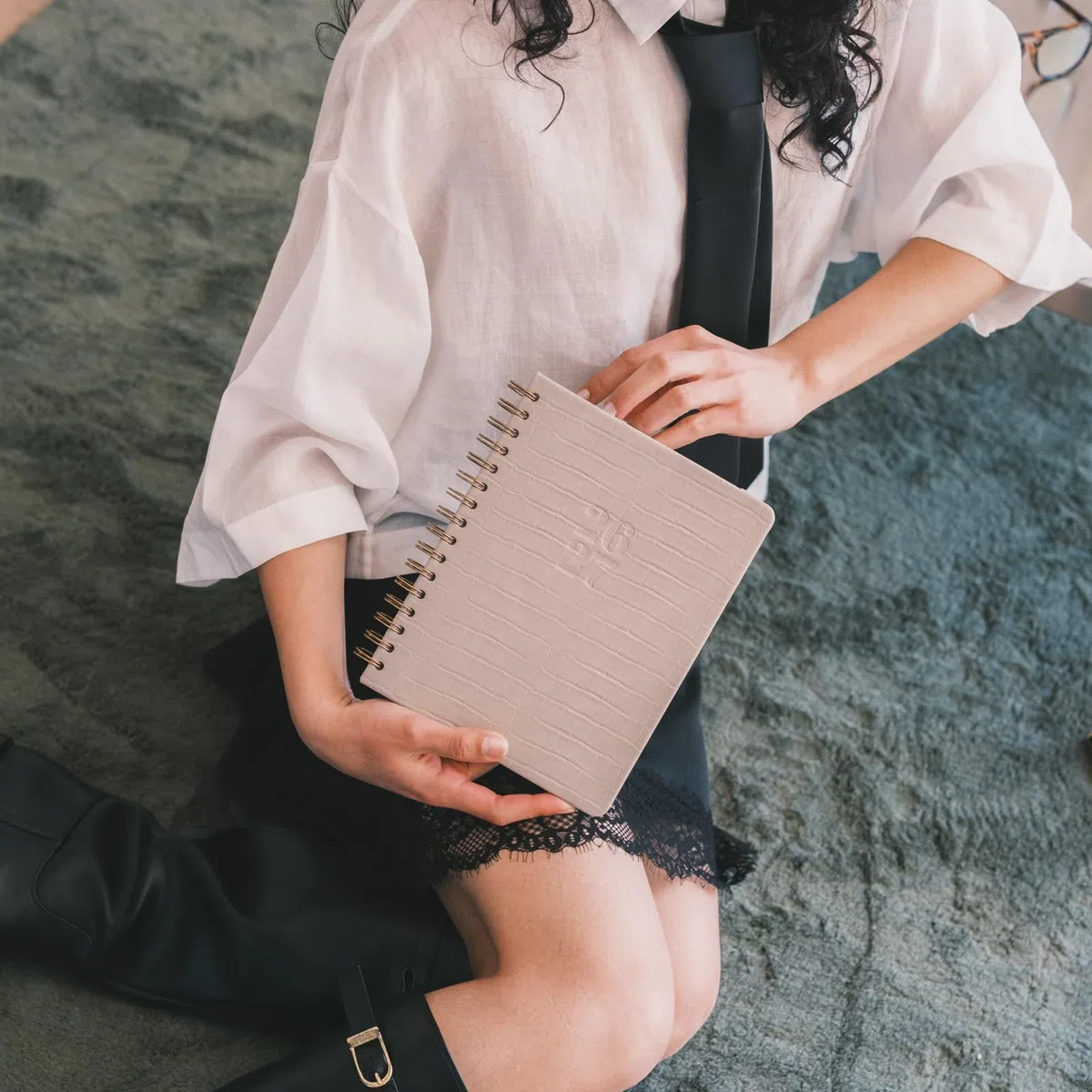 Kokonote Agenda 2026-2027 Semana Vista A5 Caiman + Boligrafo + Porta Boligrafo | Accesorios Papeleria bonita - Material escolar Aesthetic