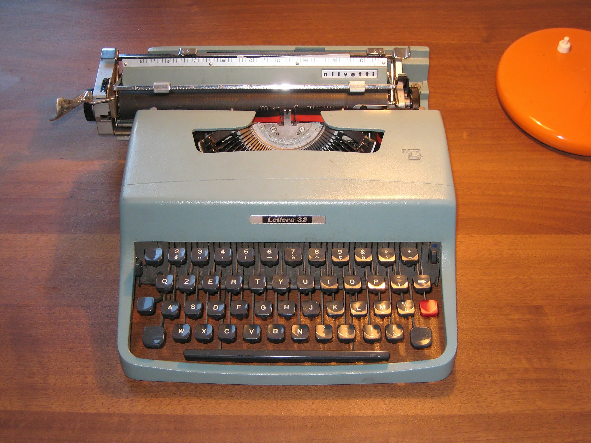 Olivetti - Máquina de escribir Lettera 32