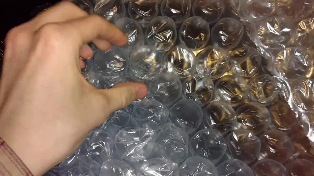 Diamond Packaging - Rollo de papel de burbujas (tamaño grande, 1200 mm x 100 m, ideal para mudanzas)