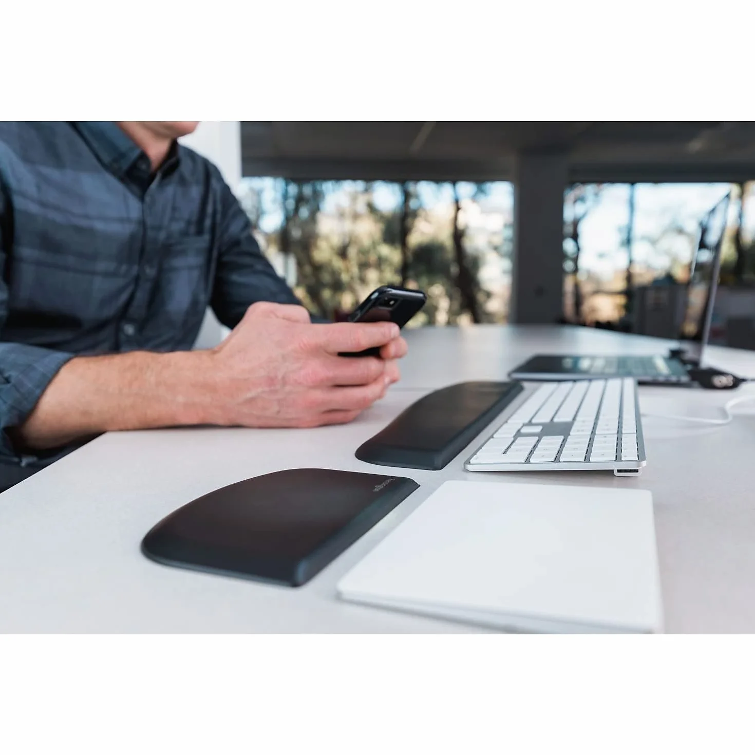 Kensington K52800WW - Reposamuñecas Ergosoft para teclados Finos Color Negro