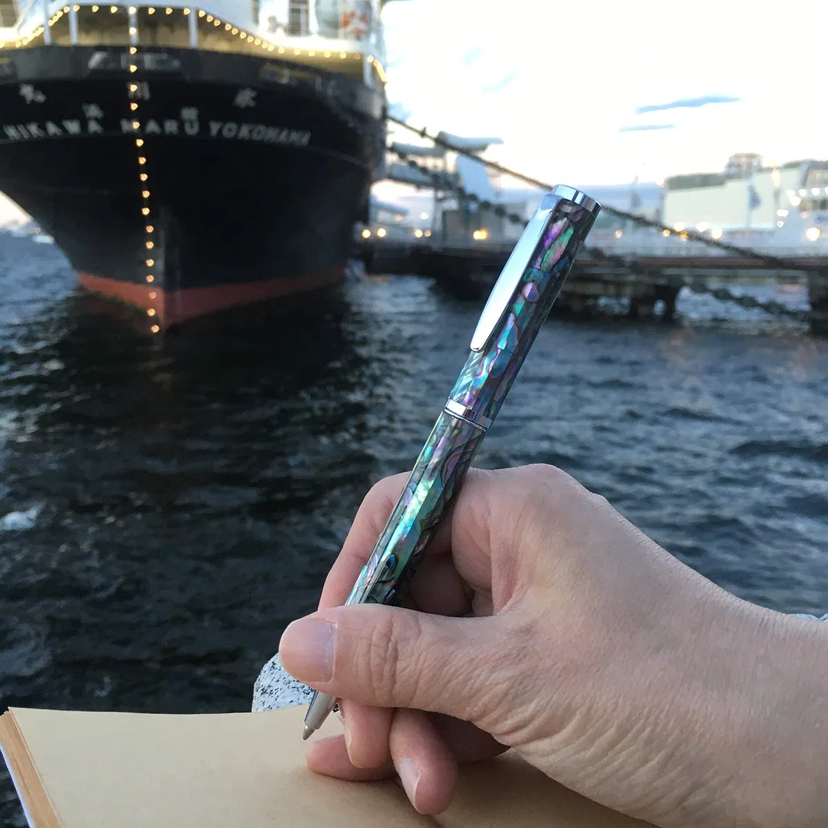 LACHIEVA LUX Bolígrafo de metal con concha de abalón hecho a mano, recambio alemán P900M, regalo elegante para hombre y mujer, en caja de regalo