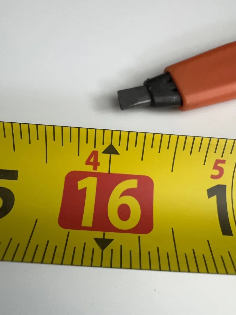 Swanson Tool Co Value Pack con una cinta métrica de 25 pies y un portaminas con puntas de repuesto