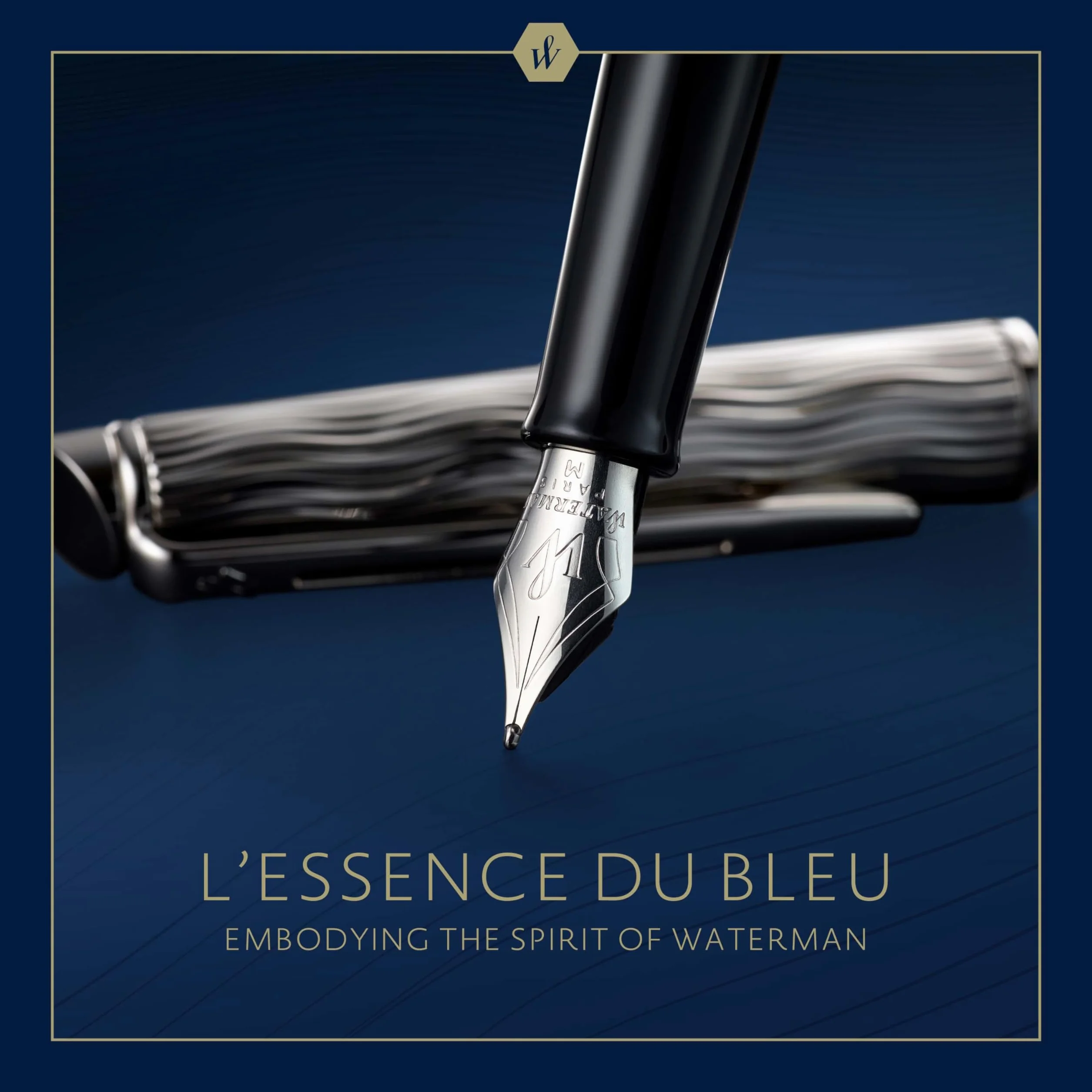 Waterman Hémisphère pluma estilográfica | Metalizada y lacada en azul | Capuchón labrado | Plumín fino de acero inoxidable | Tinta azul | Estuche de regalo