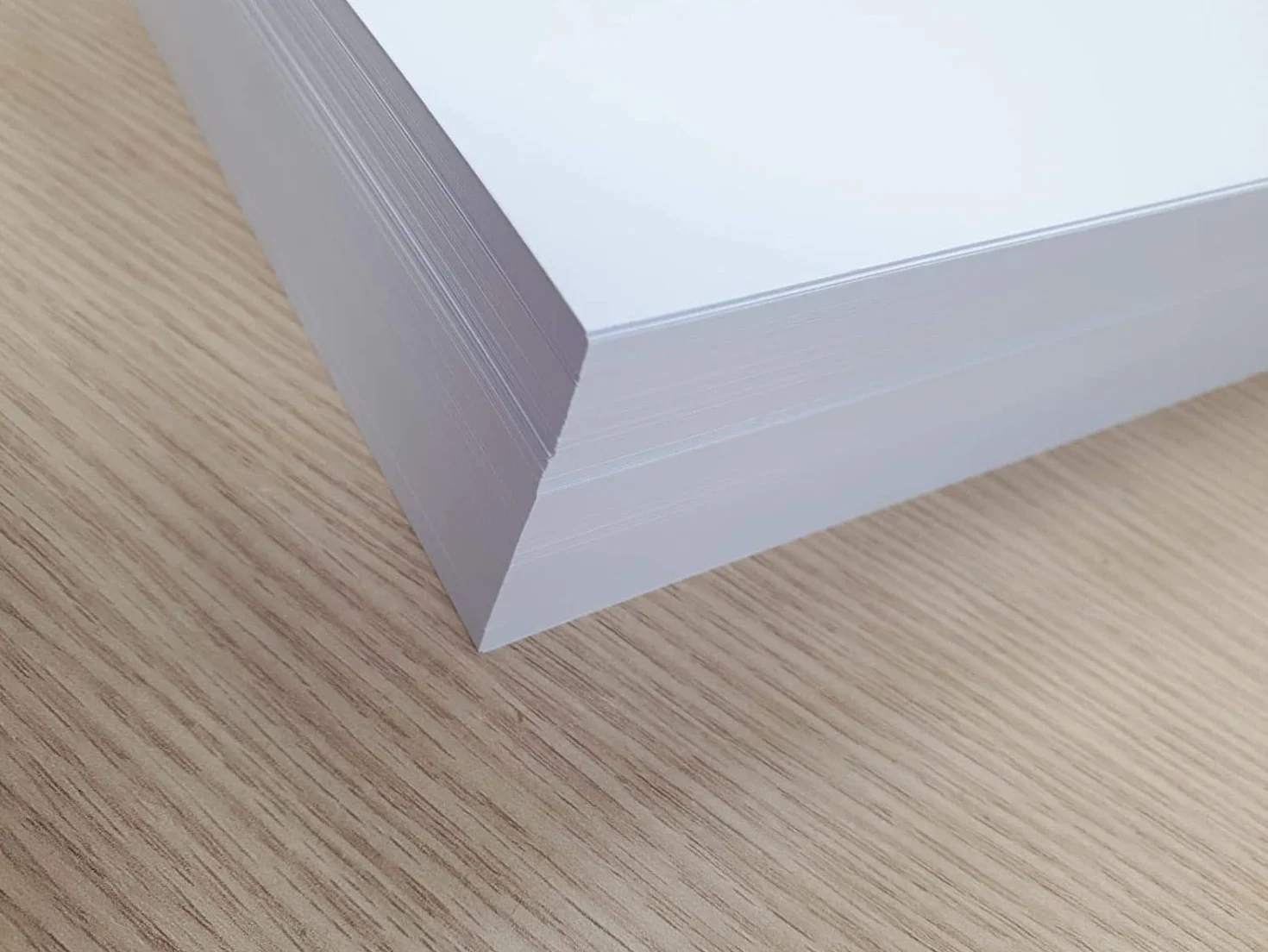 Papel Microperforado Din A4 troquelado tríptico, 3 partes, 90 gramos. Ideal para Impresión de Albaranes y Recibos. (1000 Uds)