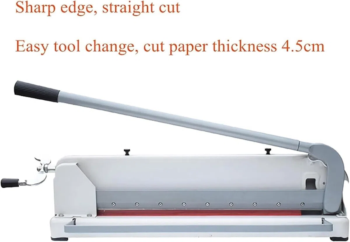 Cúter multifunción A3 profesional con mango con bloqueo de seguridad y rejilla guía de corte, longitud de corte de 17'' y capacidad for 360 hojas, base metálica resistente.