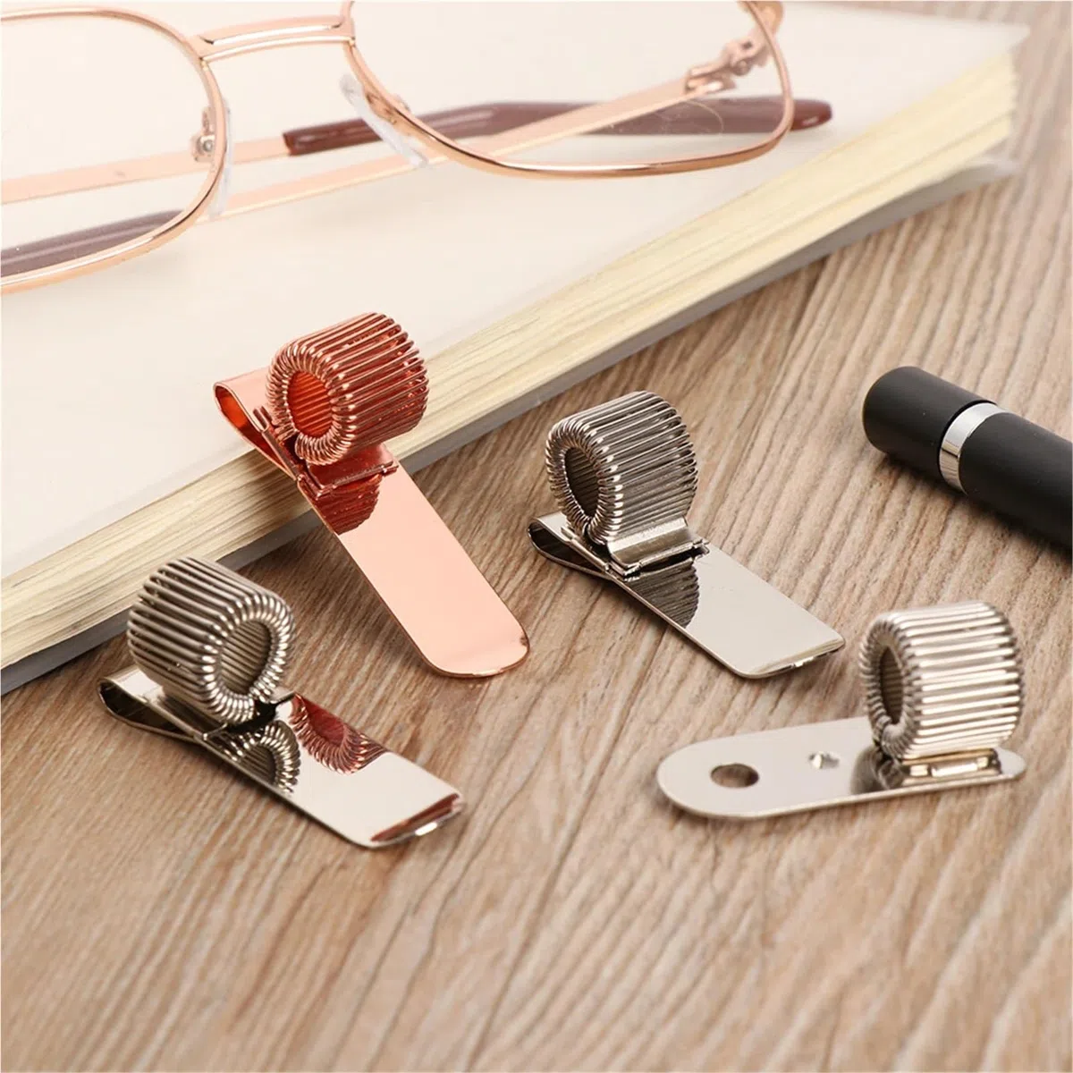 Clip de bolígrafo para cuaderno, clip de resorte, soporte de metal para lápices, orificio de un solo agujero, lazo elástico, suministros de escritura portátiles (32 piezas)