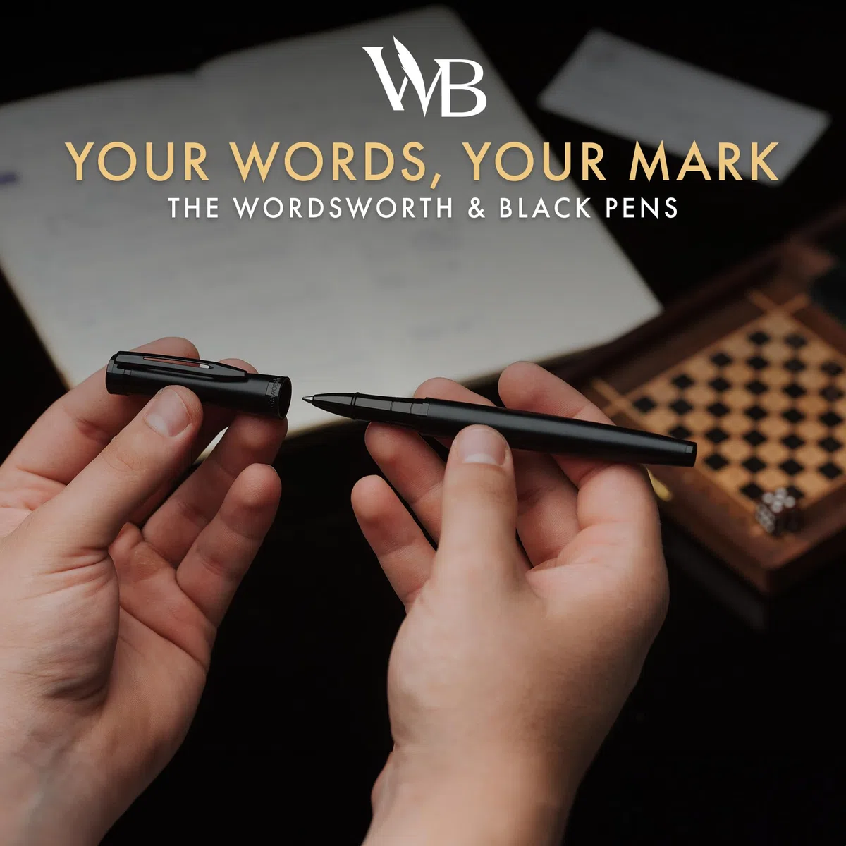 Wordsworth & Black Rollerball Pen - Bolígrafo de Lujo - Acabado en Laca Negra Completa, Recarga de Tinta,Recargable,Regalo para Hombres & Mujeres,Escritura Profesional,Bonitos Bolígrafos Elegantes