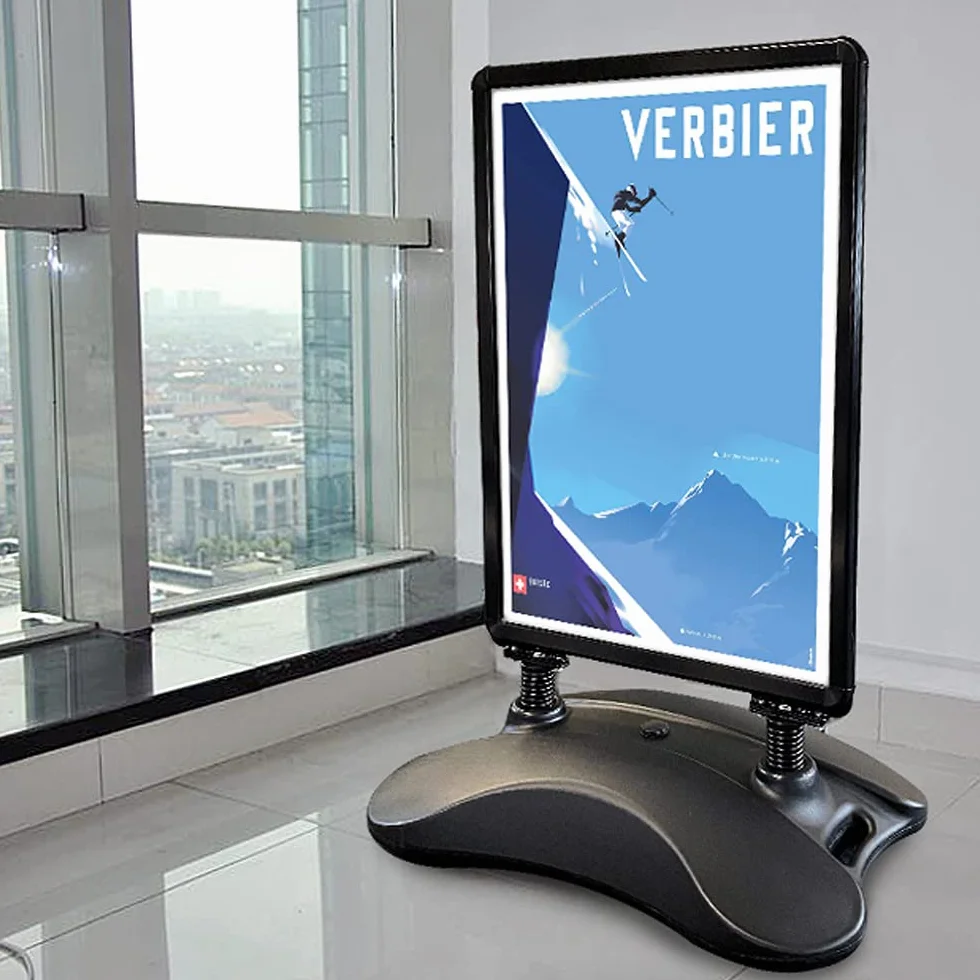 Soporte para carteles Wind-Sign negro DIN A1 594 x 841 mm resistente a la intemperie con ruedas