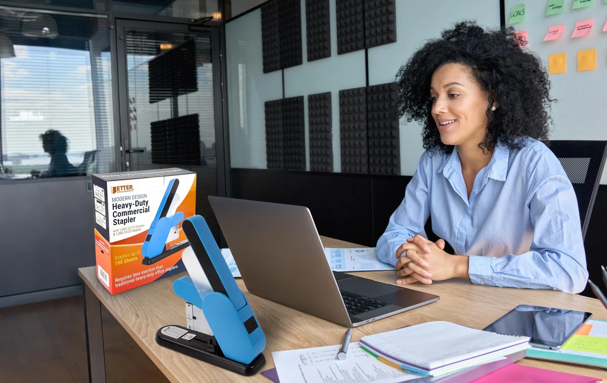 Grapadora moderna resistente, palanca sin esfuerzo, capacidad para 190 hojas, 2.000 grapas resistentes incluidas, engrapadora de escritorio, grapadora grande de oficina comercial Better Office
