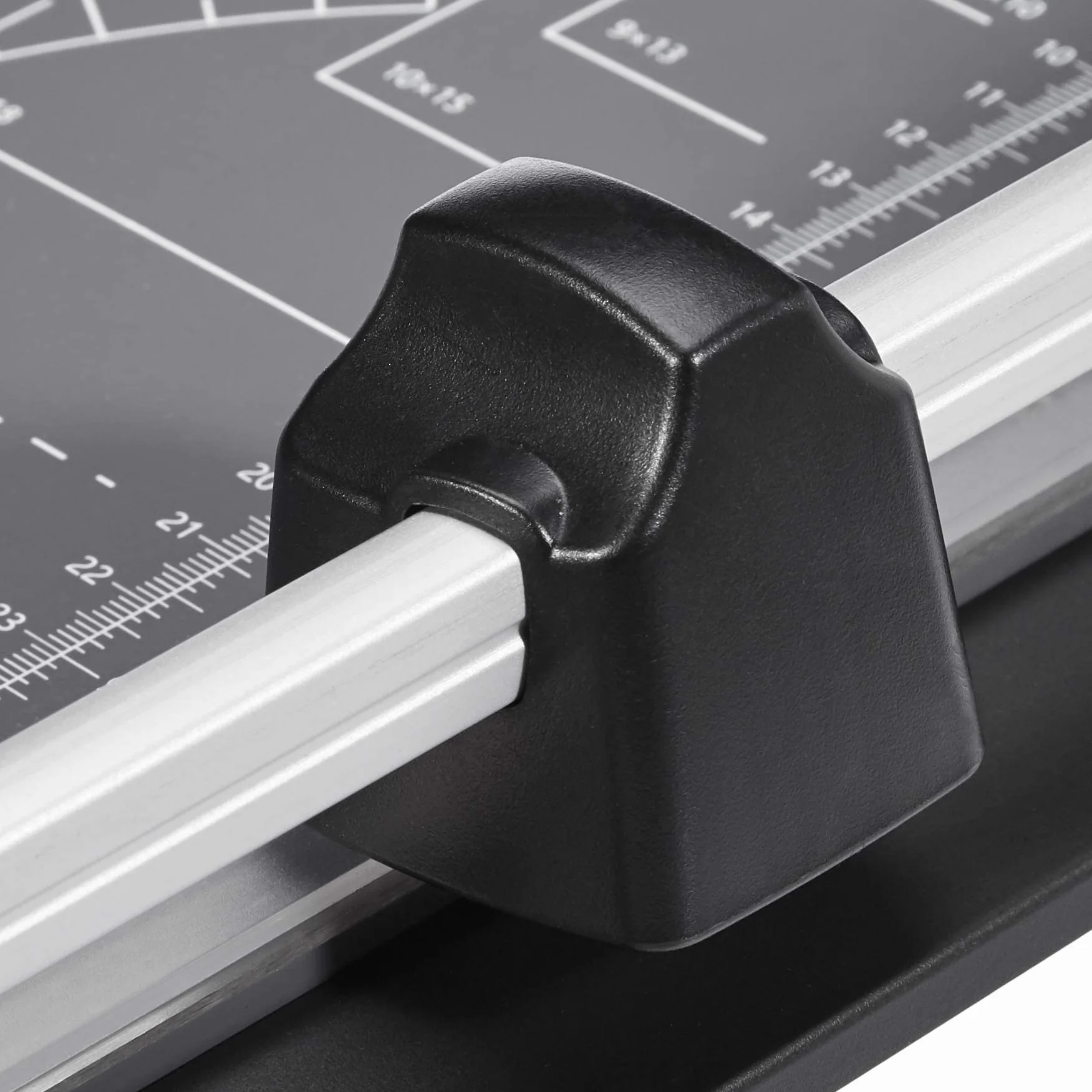 Amazon Basics Guillotina rotativa para papel A3