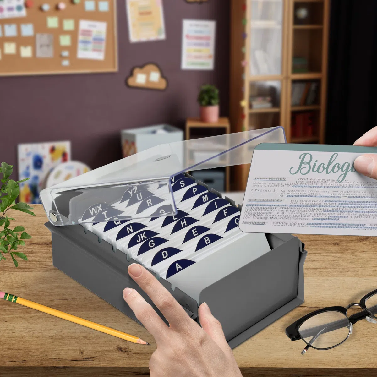 Acrimet Porta Tarjeta 3"x 5", Organizador de Fichas, Base de Metal Resistente (Incluye Índice AZ y un Divisor de Plastico) (Base Gris y Tapa de Plástico Transparente)