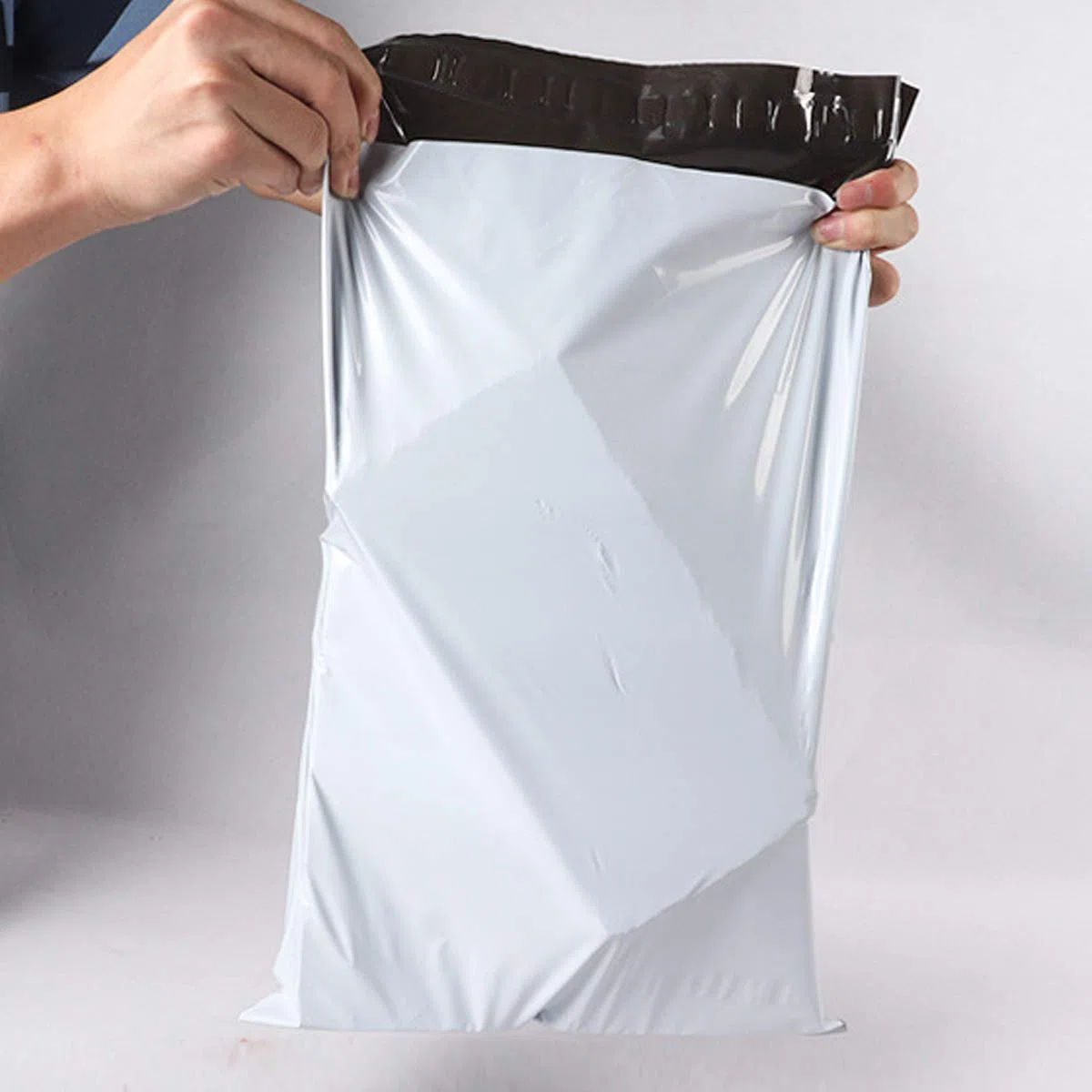 Sobre de plástico de expedición, sobre de envío de plástico, paquete de 100 bolsas de plástico, bolsas de embalaje autoadhesivas, (229 mm x 305 mm/9 x 12 pulgadas)