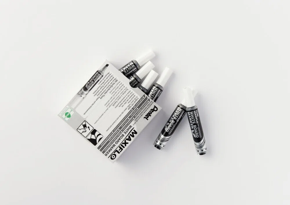 Pentel Maxiflo Borrado en Seco Punta Plana Rotulador - Negro