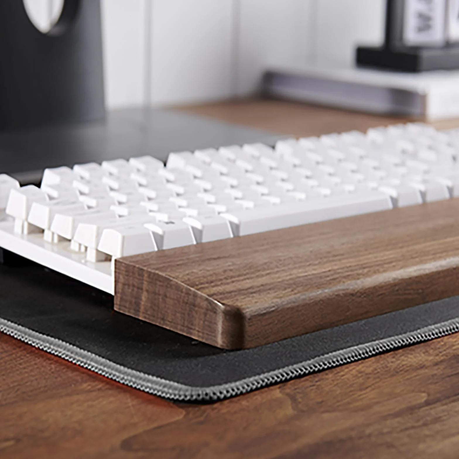 87 Teclas(36cm) Premium Reposamuñecas de Madera Maciza, Antideslizante y Ergonómico Reposamuñecas de Nogal Negro, Set para Oficina y Juegos Reposamuñecas para Alivio del Dolor