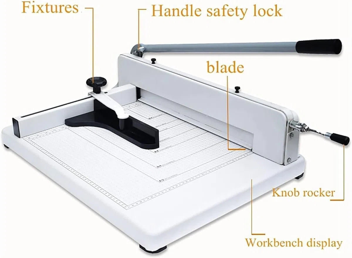 Cúter multifunción A3 profesional con mango con bloqueo de seguridad y rejilla guía de corte, longitud de corte de 17'' y capacidad for 360 hojas, base metálica resistente.