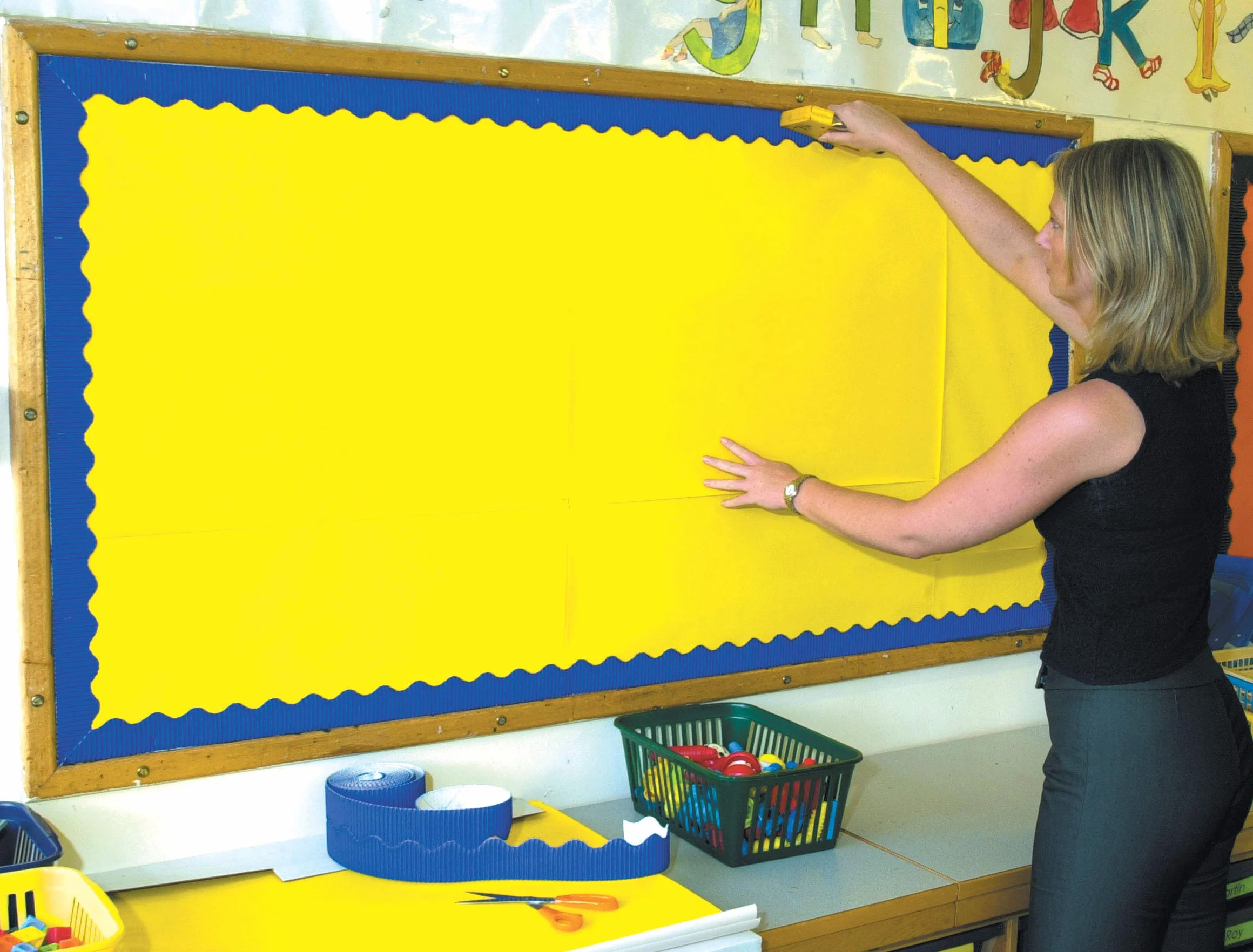 Baker Ross Cenefas corrugadas para decoración de aulas y tablones de anuncios Paquete de 6