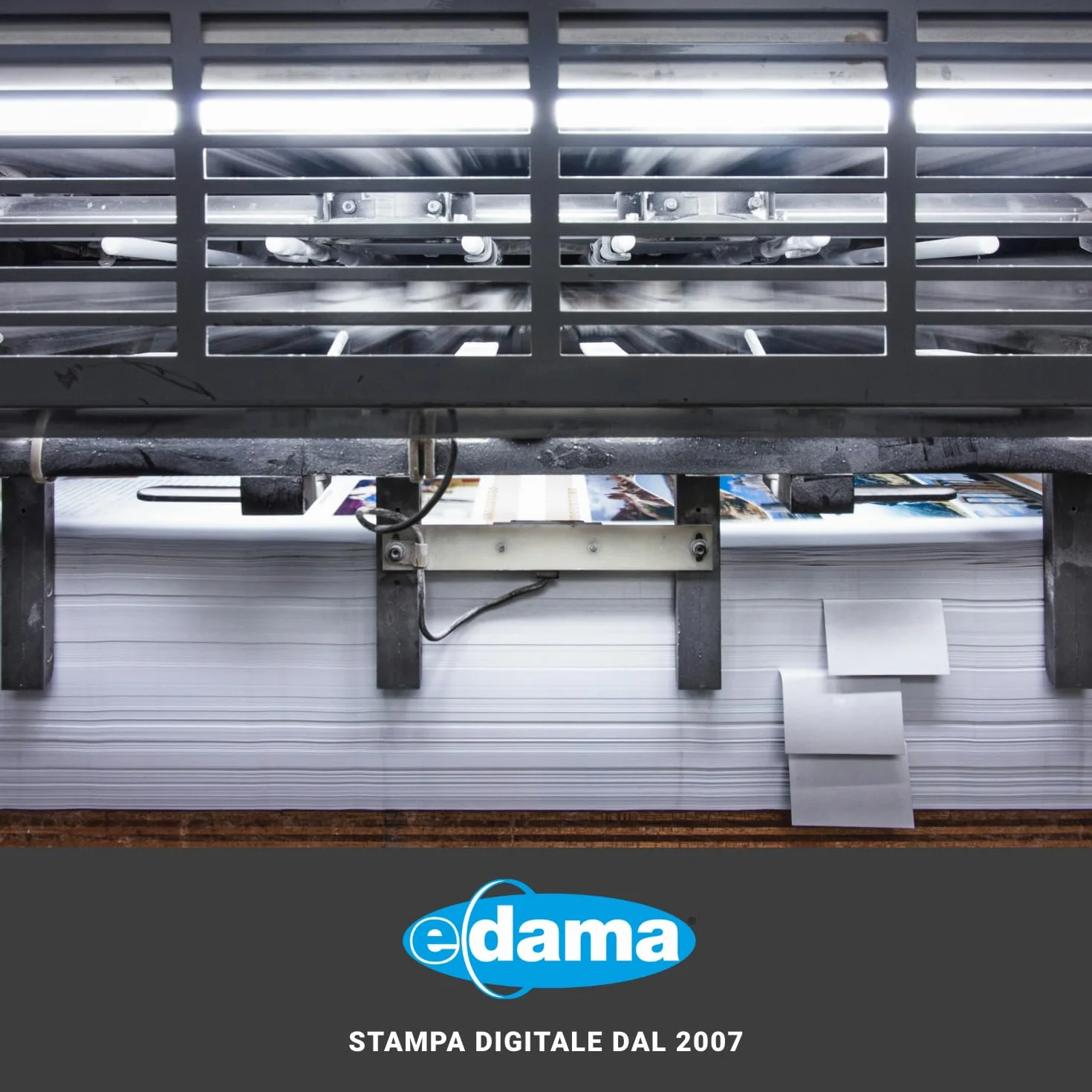 e-dama 100 hojas adhesivas imprimibles SRA3 (320 x 450 mm), papel fotográfico adhesivo brillante para impresión láser, blanco con retrocorte