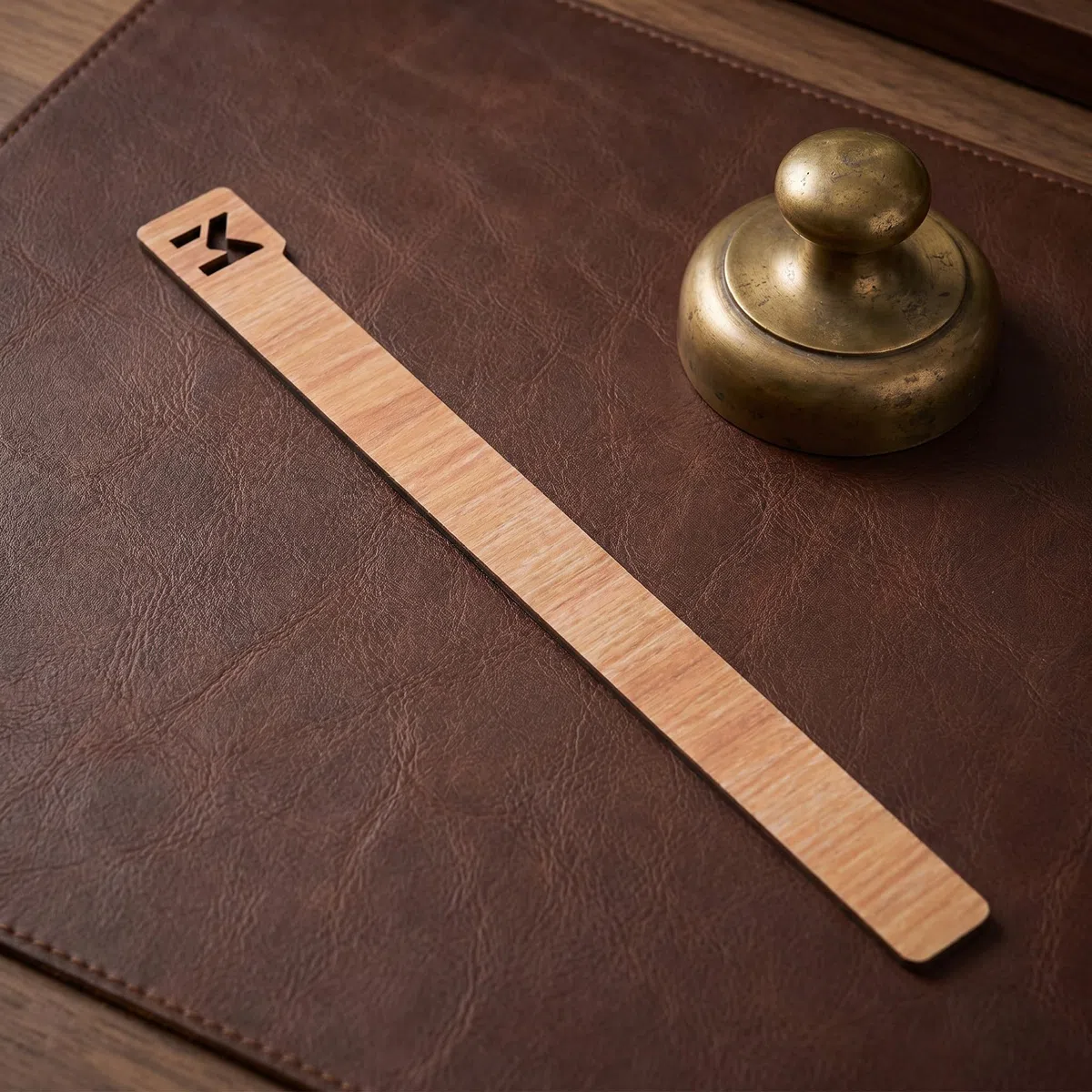 Toddmomy Juego de 2 separadores de madera para discos de vinilo con el abecedario, separadores de madera para estantes de álbumes, para cómics y estanterías de biblioteca.