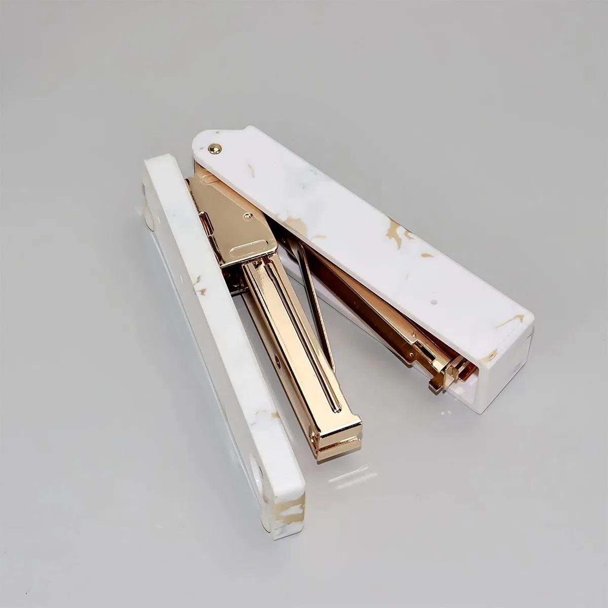 fhda Grapadoras de Escritorio de mármol, Grapadora práctica de Alta Gama de Oro Rosa, Grapadora de Escritorio para Oficina, hogar, Escuela